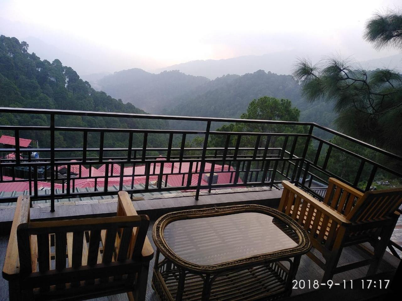 วินนี่ส์ ฮอลิเดย์ รีสอร์ต แอนด์ สปา Hotel กัสซอลี ภายนอก รูปภาพ
