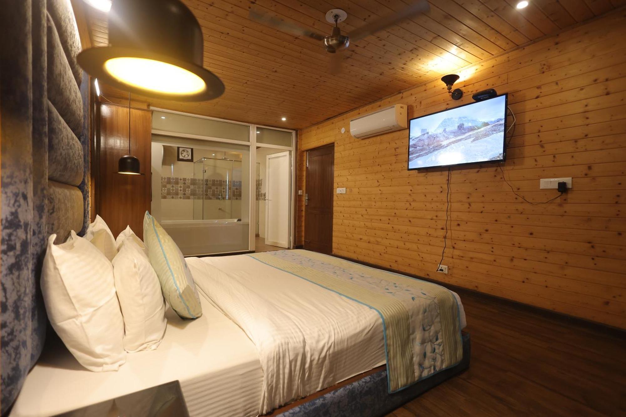 วินนี่ส์ ฮอลิเดย์ รีสอร์ต แอนด์ สปา Hotel กัสซอลี ภายนอก รูปภาพ